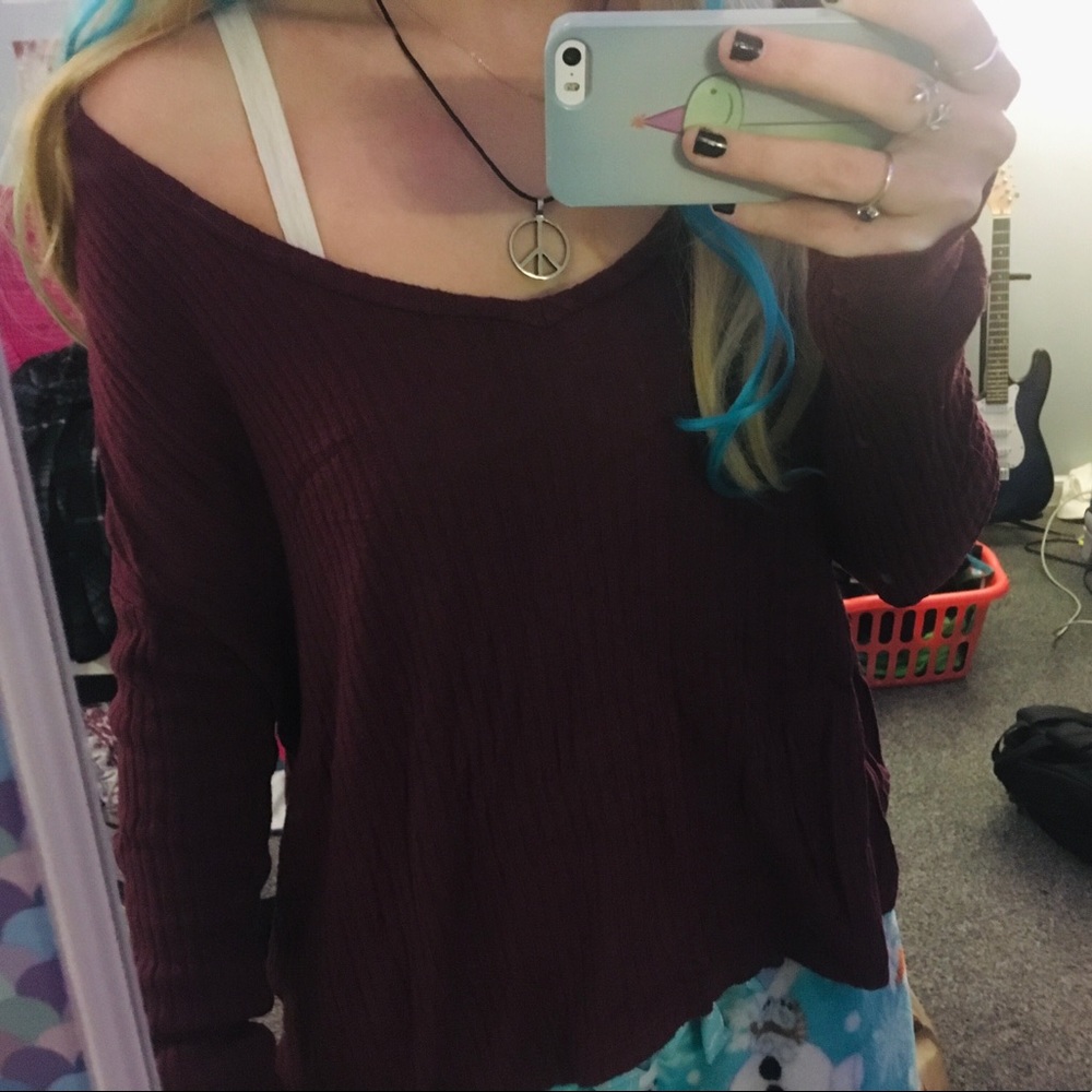 American Eagle maroon top - Picture 4 of 4